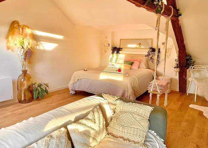 Ici A 7 Min De Graslin En Bus